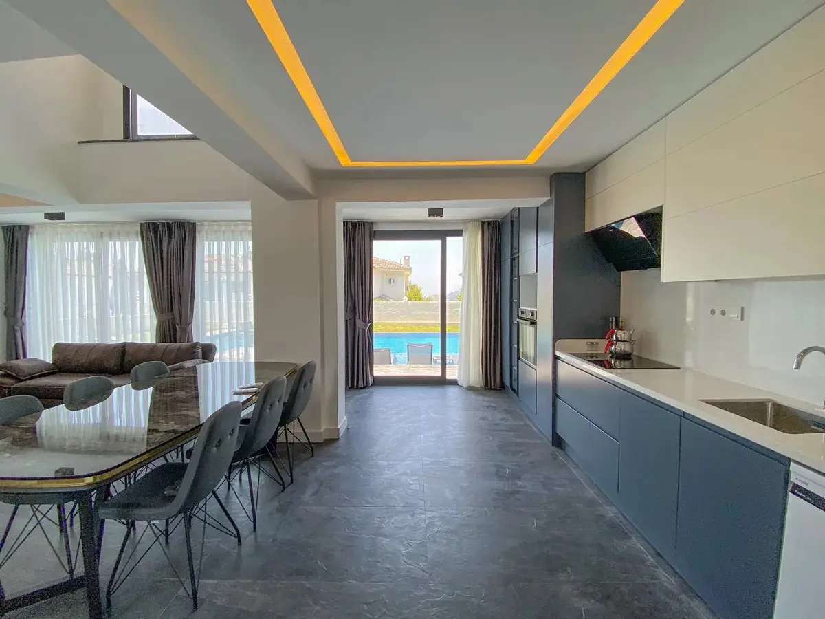 Fitted kitchen